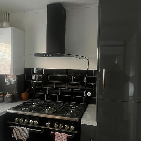 Queenomega'S Home Stay Londra Esterno foto