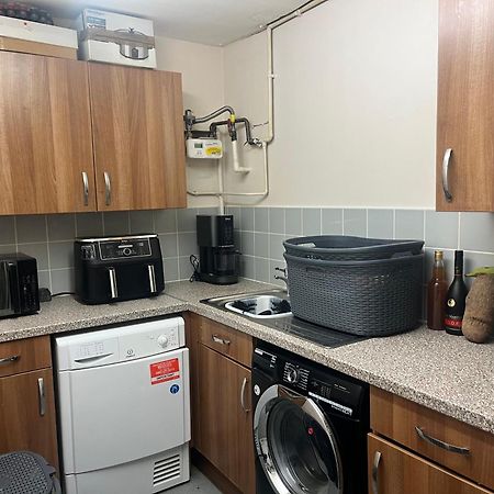 Queenomega'S Home Stay Londra Esterno foto